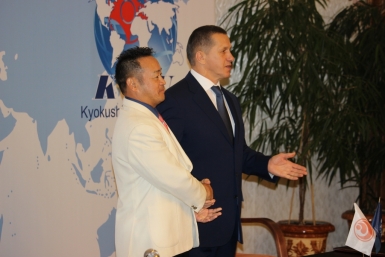 Соглашение о вступлении Всемирной организации каратэ (WKO) в KWU подписано в Хабаровске Евгений Никитенко, корр. ИА AmurMedia