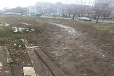 Жители нескольких домов на улице Малиновского в Хабаровске рискуют жизнью из-за отсутствия в этом районе пешеходного перехода Анна Ридняк
