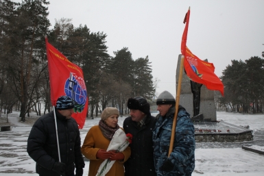 &quotЧерный тюльпан&quot, в память о летчеке СУ-24М. сбитом на границе Турции и Сирии Александра Мельник, корр. ИА AmurMedia