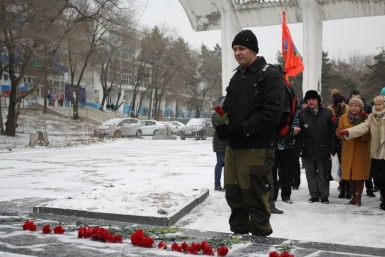 &quotЧерный тюльпан&quot, в память о летчеке СУ-24М. сбитом на границе Турции и Сирии Александра Мельник, корр. ИА AmurMedia
