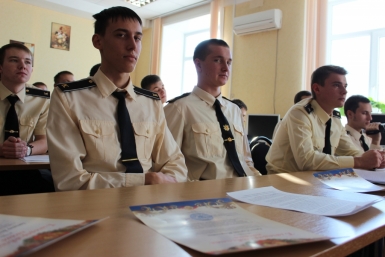 Итоги плавательной практики 2015 года подвели в Хабаровском техникуме водного транспорта Евгений Никитенко, корр. ИА AmurMedia