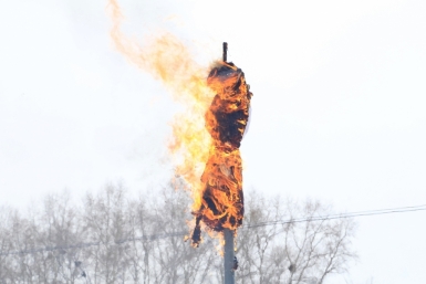 По традиции, завершились гуляния сжиганием чучела Роман Федоров
