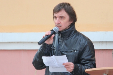 Андрей Земсков прочел стихотворную эпитафию собственного сочинения, посвященную безвременно ушедшему стихотворцу Пресс-служба администрации города Хабаровск