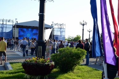 При поддержке сети гипермаркетов &quotТри Кота&quot в Хабаровске прошел концерт &quotГород мечты&quot Алексей Тимиргалеев