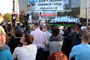 При поддержке сети гипермаркетов &quotТри Кота&quot в Хабаровске прошел концерт &quotГород мечты&quot Алексей Тимиргалеев