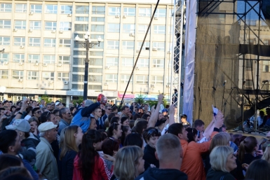 При поддержке сети гипермаркетов &quotТри Кота&quot в Хабаровске прошел концерт &quotГород мечты&quot Алексей Тимиргалеев