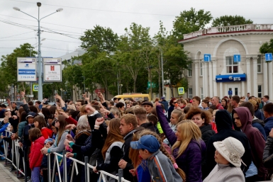 Празднование общегородского выпускного в Южно-Сахалинске Максим Мажарин, ИА SakhalinMedia