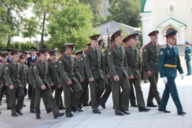 Праздничный молебен для военнослужащих в Спасо-Преображенском соборе  Корр. ИА AmurMedia