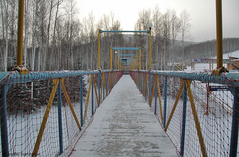 Дорога к подъемникам и трассам