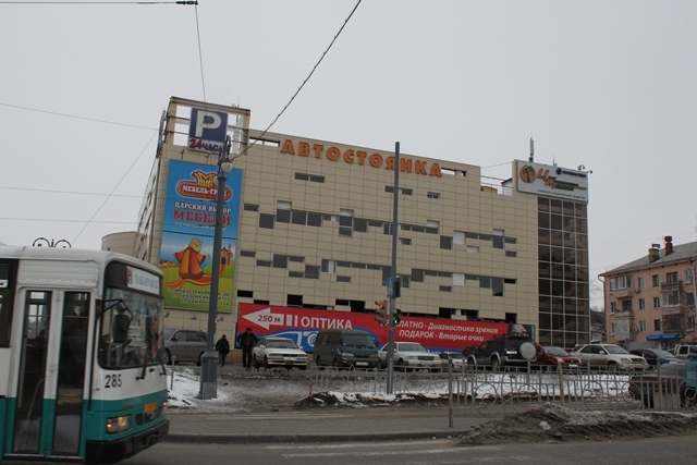 Автопарковка на привокзальной площади