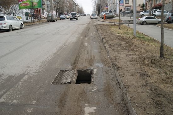 Опасный коллектор по улице Калинина