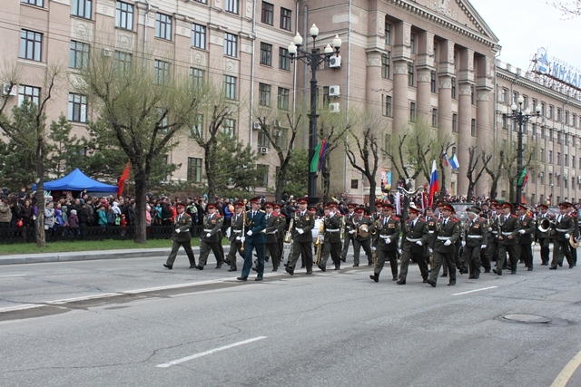 Праздничное шествие в День Победы