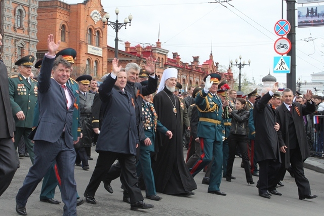 Хабаровчан привествовали первые лица края