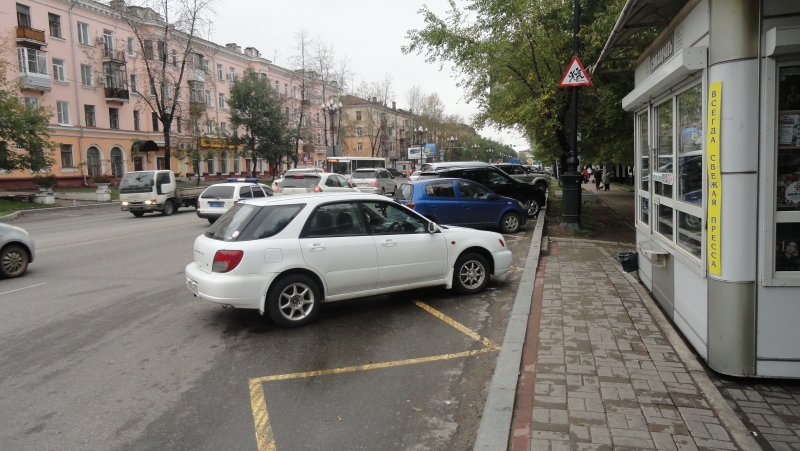 Парковочные места на ул.Ленина
