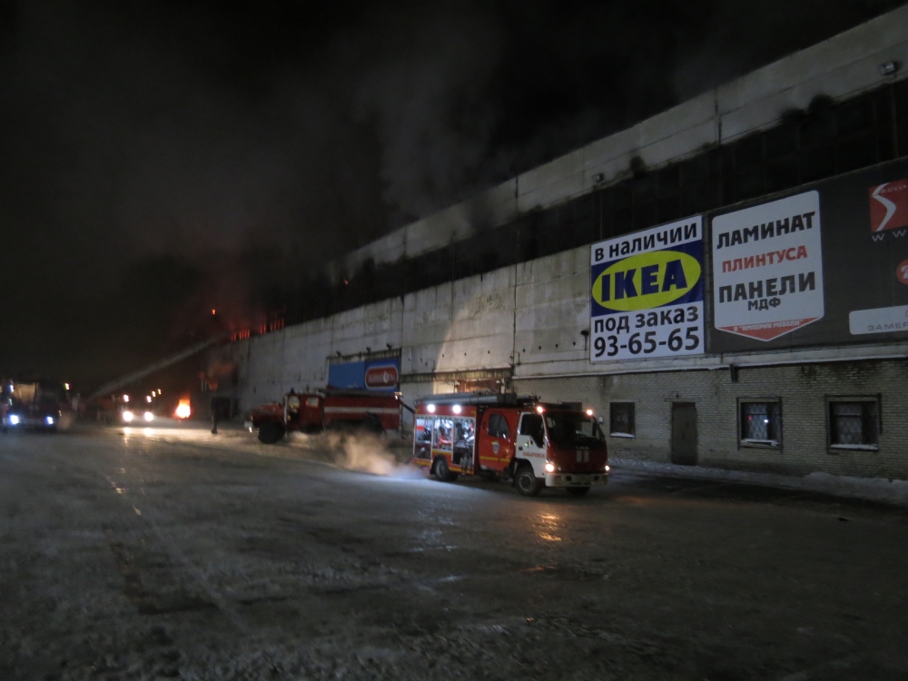 Пожар в магазине "Империя мебели"