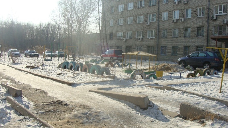 Поблизости от ТЭЦ расположены жилые дома, детские площадки и школы