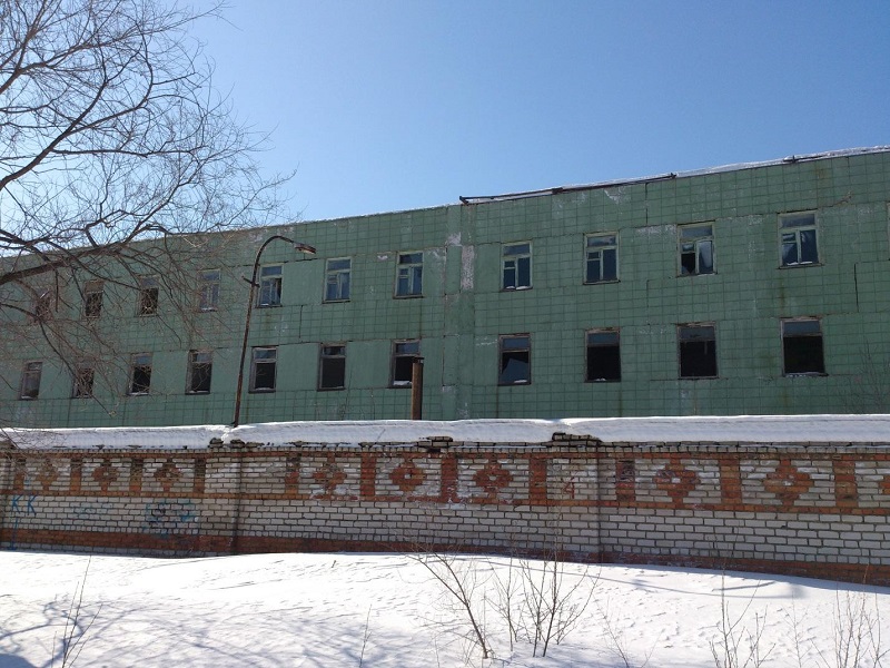 На заводе трудятся 800 человек