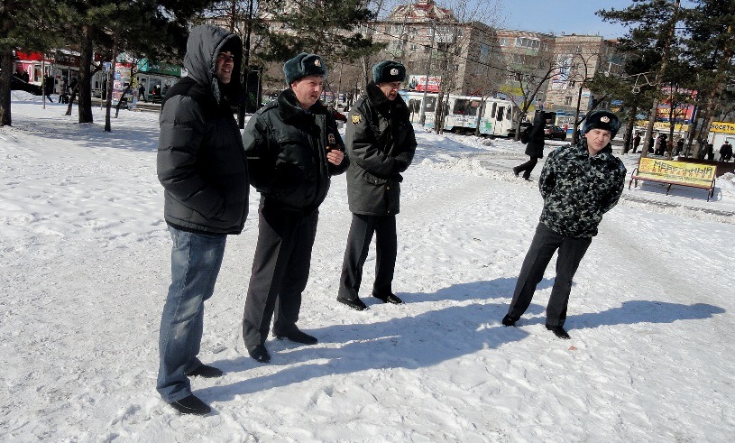 Силы пикетчиков и полиции были практически равны.