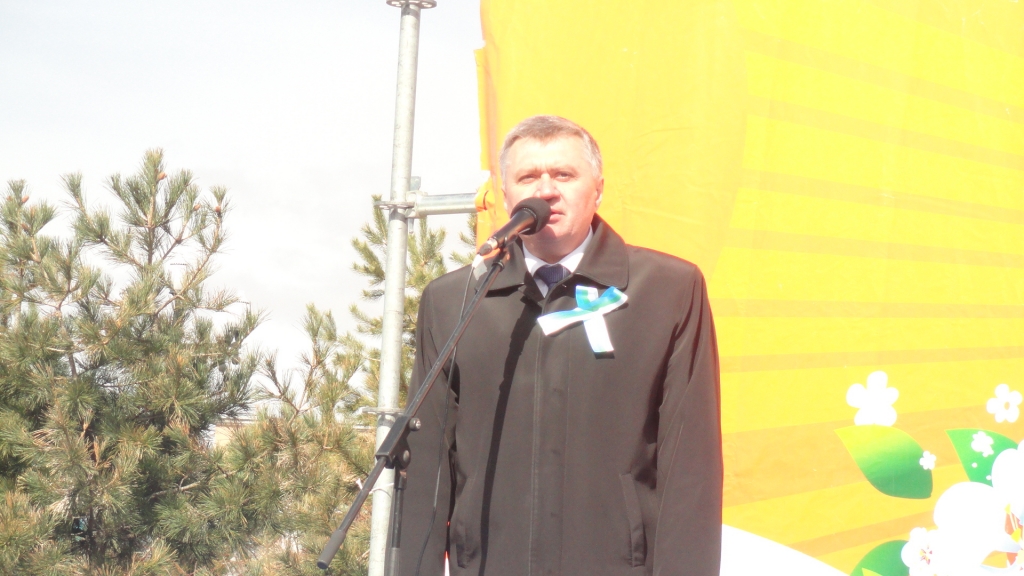 Вступительное слово на митинге взял Уполномоченный по правам человека в Хабаровском крае
