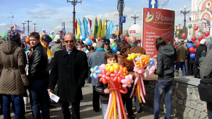 Близ Комсомольской площади