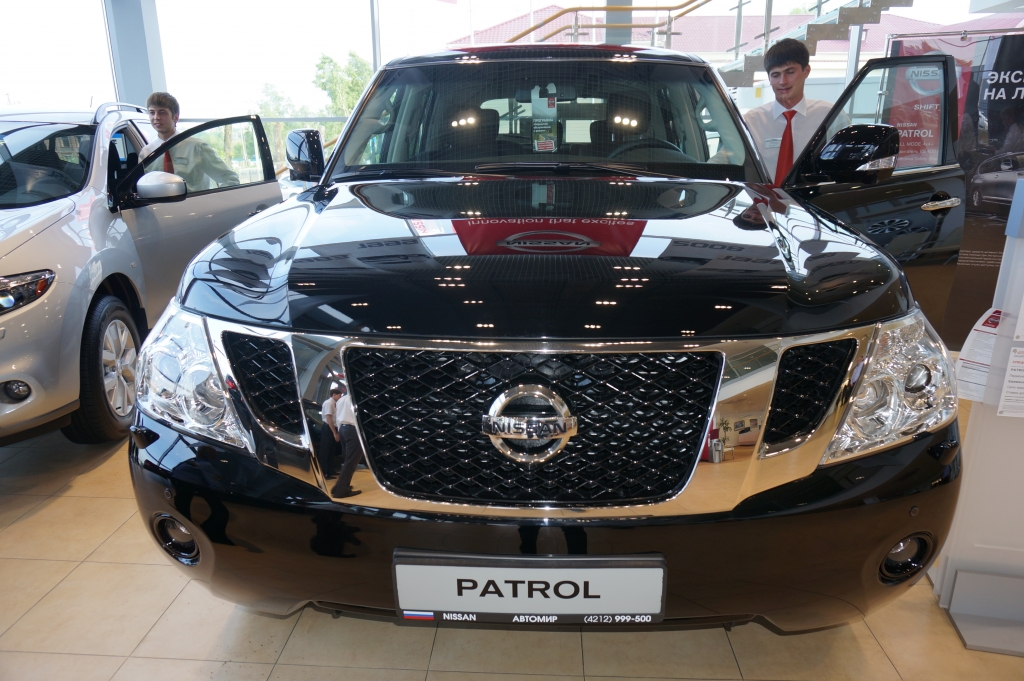 Флагманская модель Nissan Patrol, Фото с места события собственное