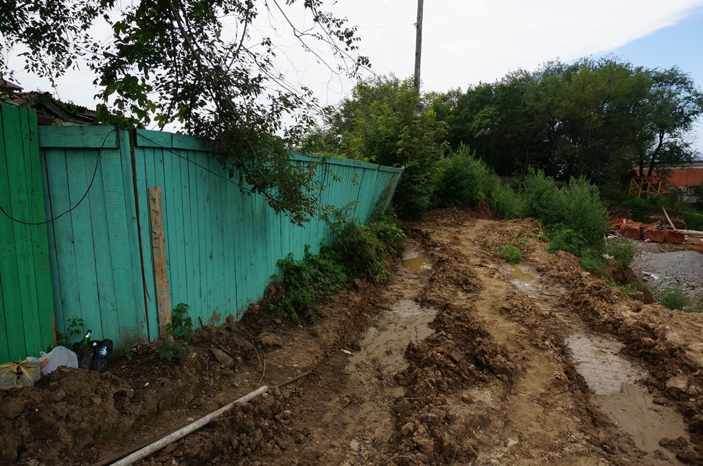 Дорога возле домов, Фото с места события собственное