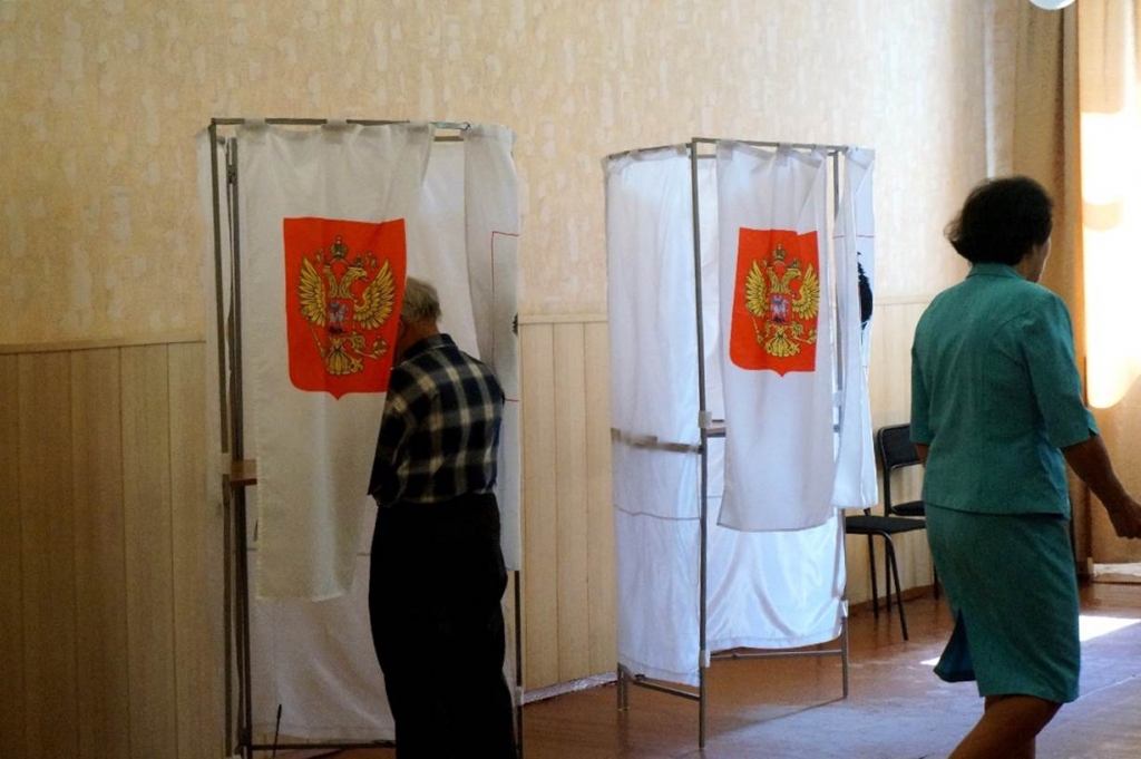 Жители Комсомольска-на-Амуре идут на выборы, несмотря на небывалый разгул стихии в городе, Фото с места события собственное