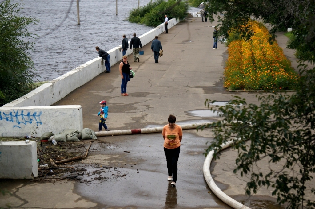 Центральная набережная еще не в воде, через несколько часов картина изменится, Фото с места события собственное