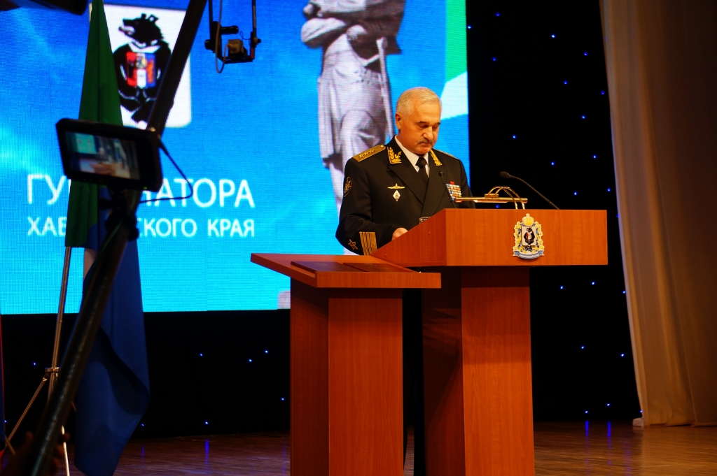 Командующий войсками ВВО адмирал Константин Сиденко, Фото с места события собственное