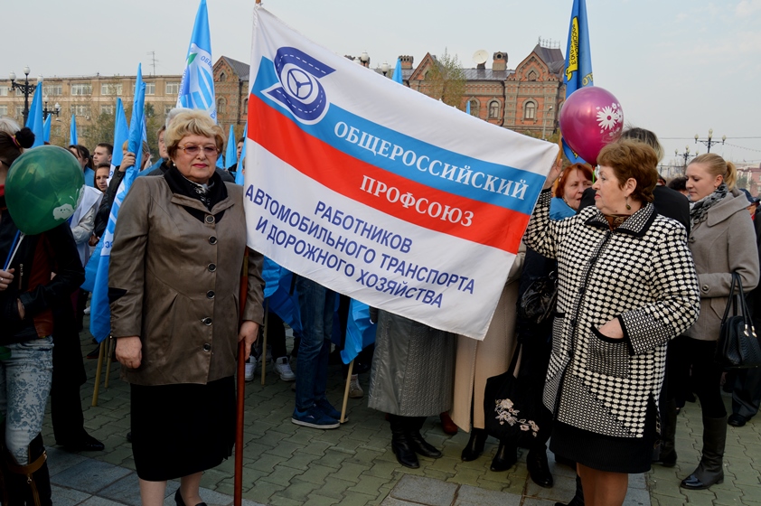Митинг на Комсомольской площади, Фото с места события собственное
