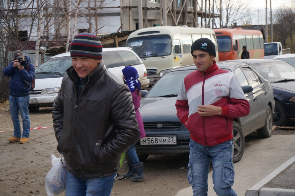 Верующие хабаровчане собрались на празднование Курбан байрама, Фото с места события собственное