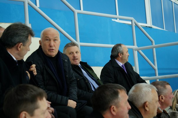 Первые лица региона на трибуне, Фото с места события собственное