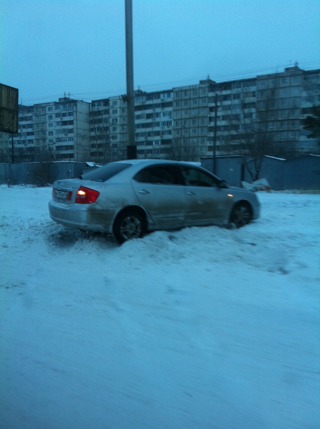 Участники аварии оставались своих в машинах до приезда инспекторов, Фото с места события собственное