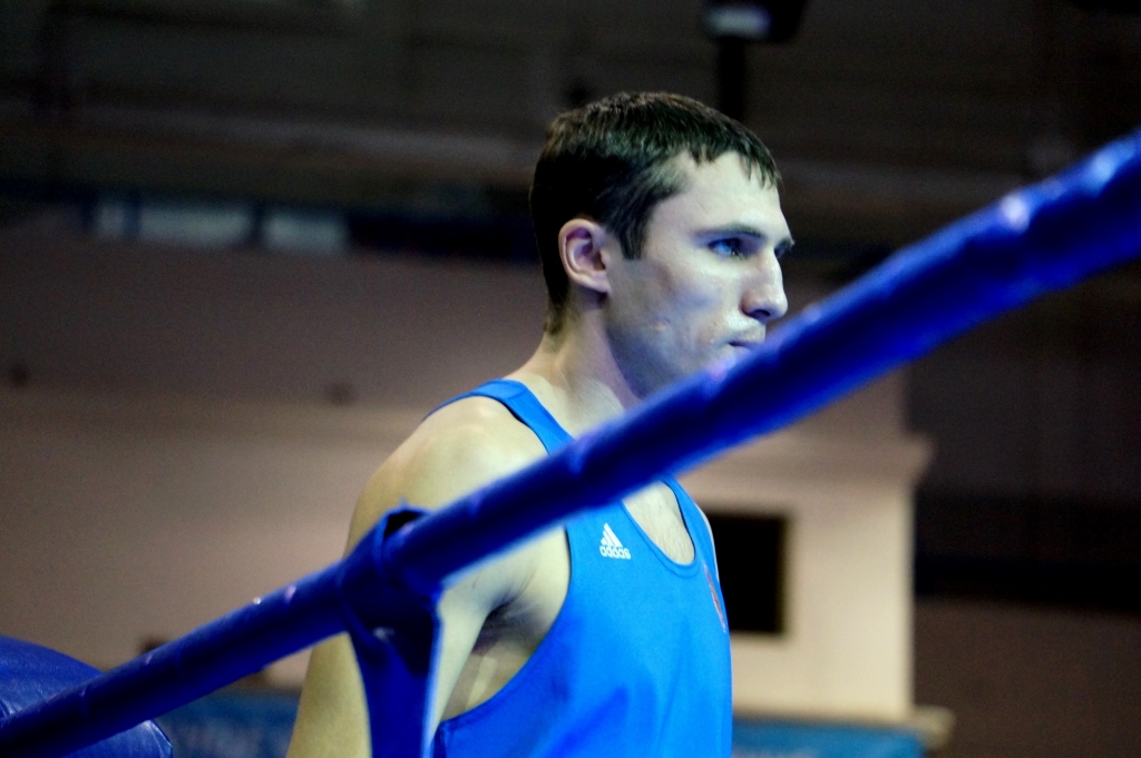 Боксер Андрей Замковой вышел в полуфинал чемпионата России по боксу в Хабаровске, Фото с места события собственное
