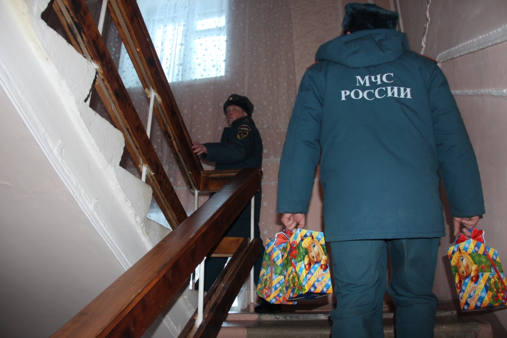 Сладкие подарки для жителей пунктов временного размещения, Фото с места события из других источников