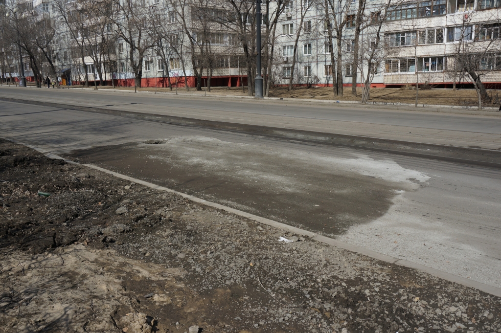 Кусок без асфальта на улице Шеронова, Фото с места события собственное