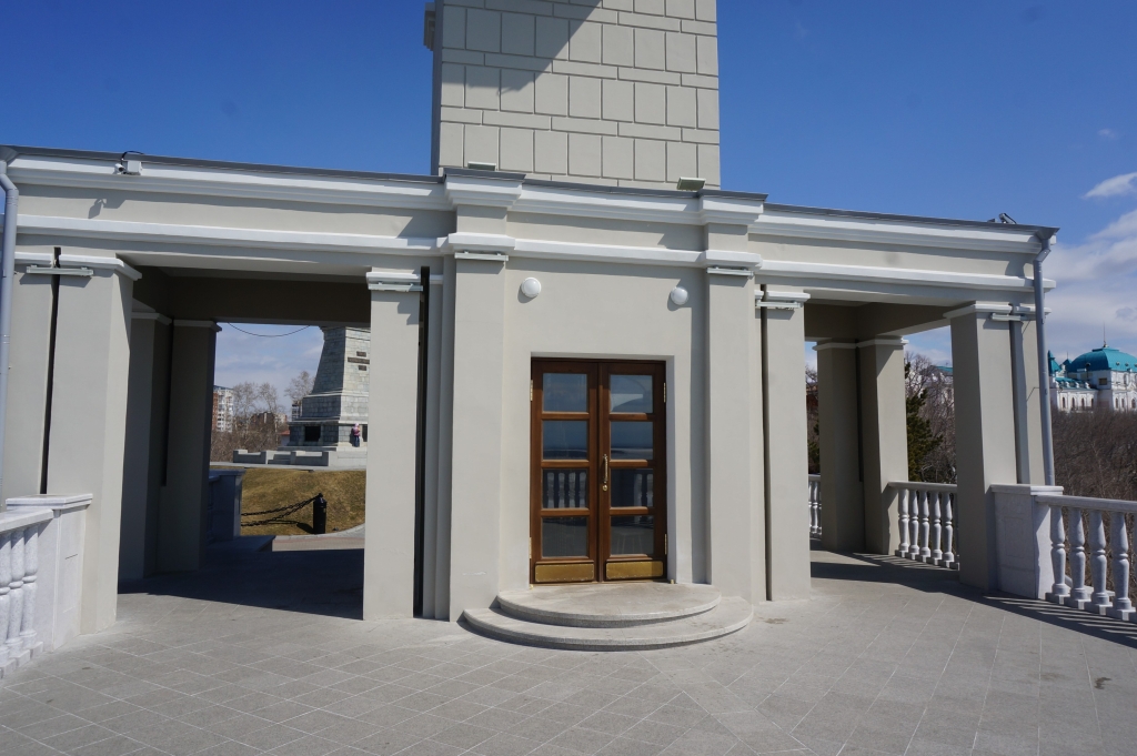 Вход в музей со стороны смотровой площадки, Фото с места события собственное