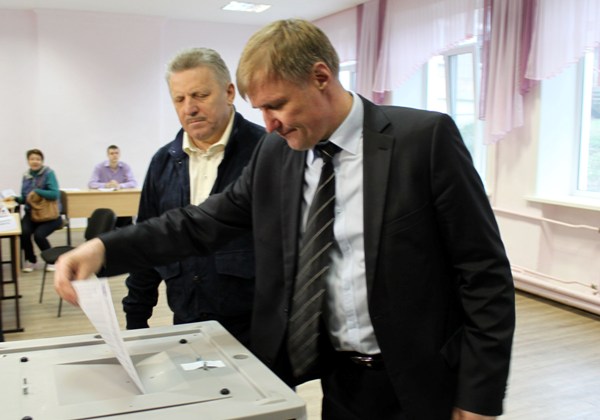 праймериз, Фото с места события из других источников