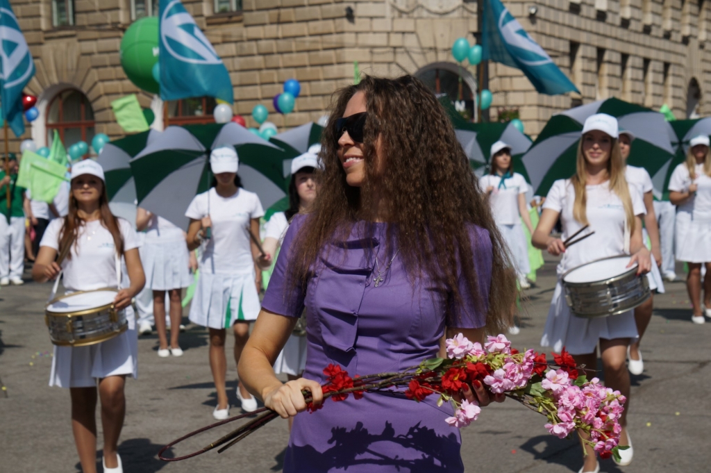 Праздничным шествием начался день города в Хабаровске, Фото с места события собственное
