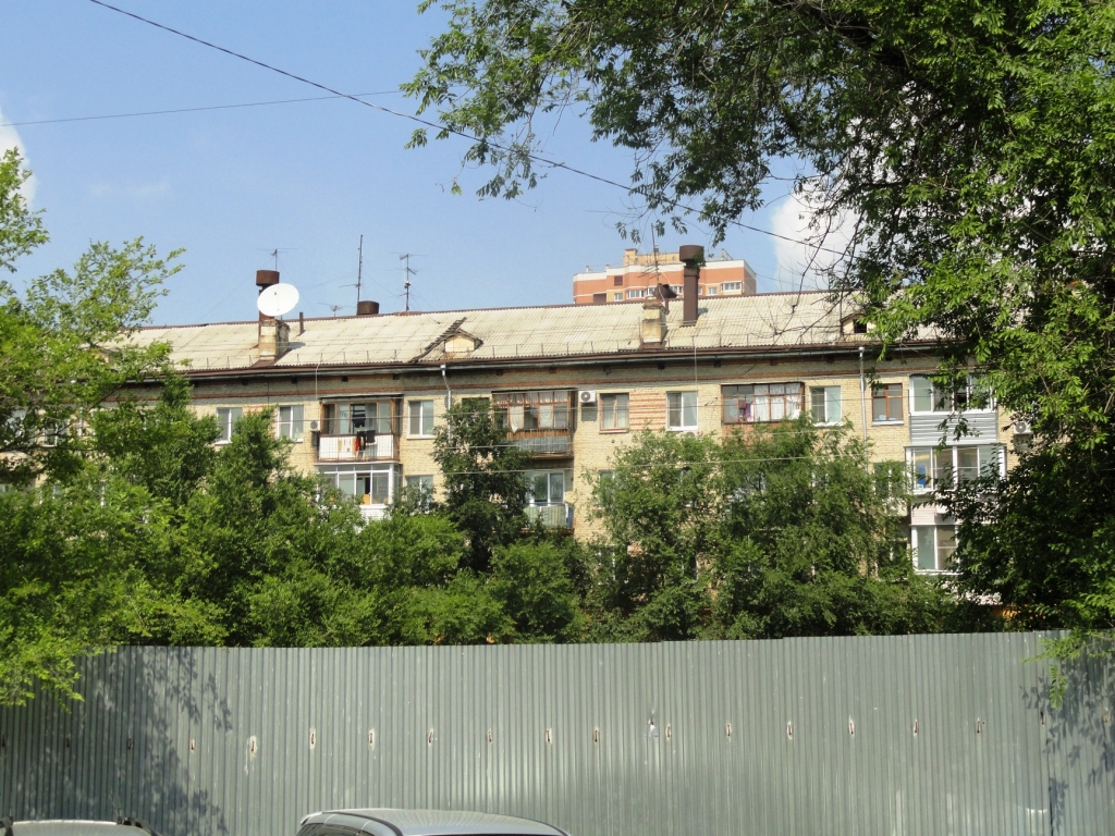 Дом напротив морга, Фото с места события собственное