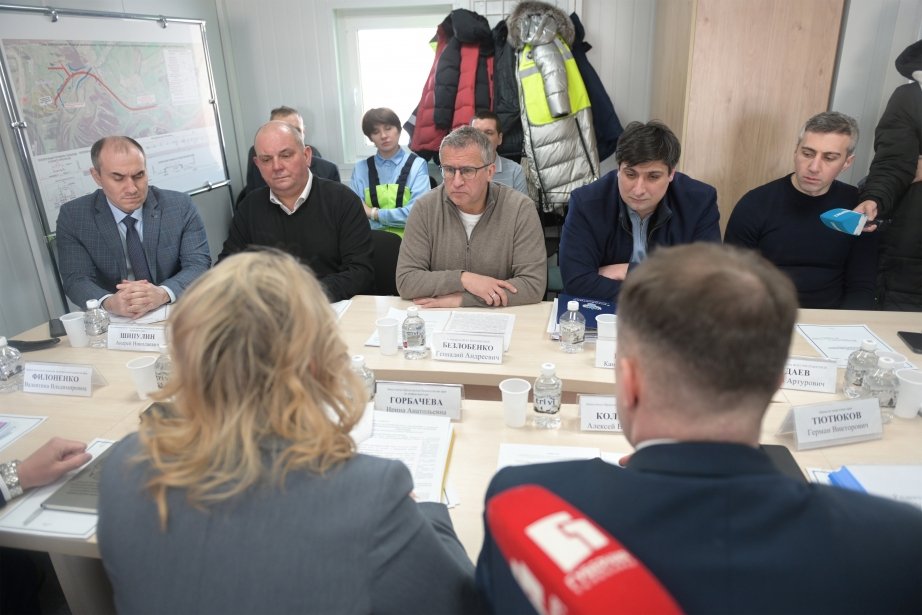 Ход строительства международного пункта пропуска проинспектировал руководитель Росгранстроя Вячеслав Реутов