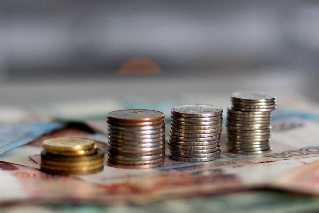 Средняя максимальная ставка по вкладам в крупнейших банках снова снизилась Илья Аверьянов, ИА PrimaMedia.ru