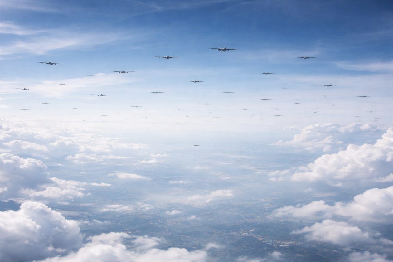 Дроны атакуют регионы РФ Сгенерировано chat.qwen.ai