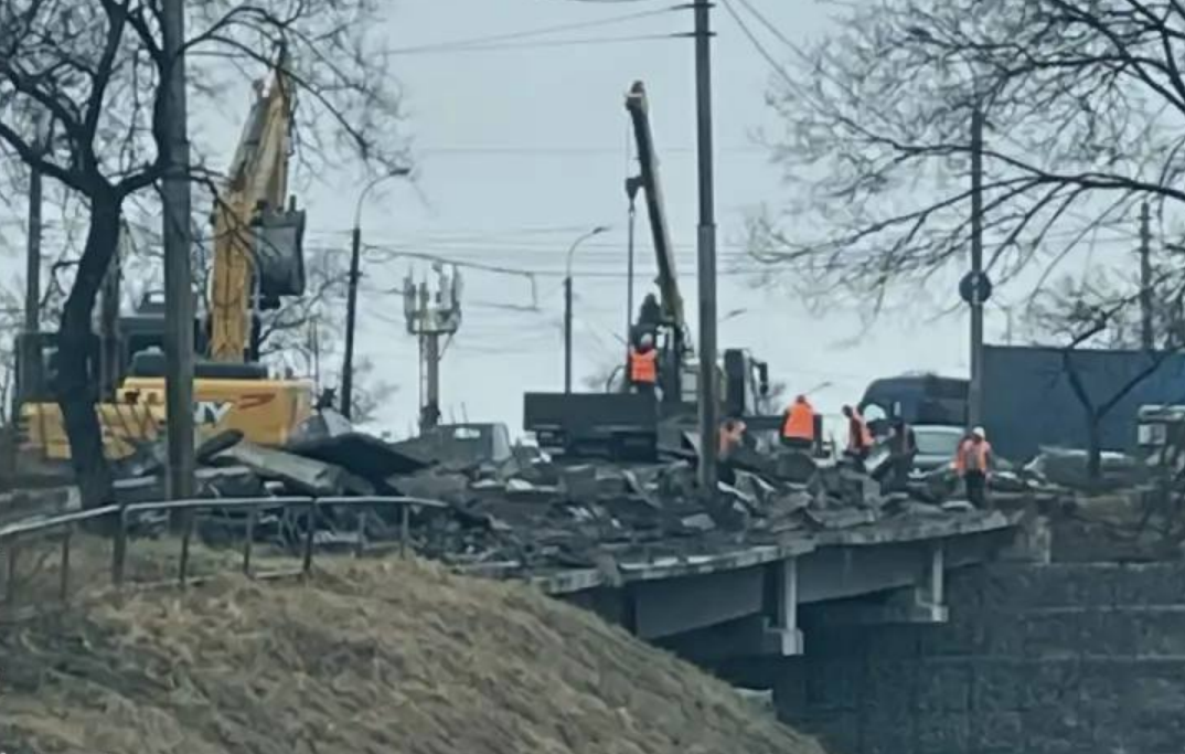 В Хабаровске частично перекрыли движение на развязке в Первый микрорайон Пресс-служба министерства транспорта и дорожного хозяйства Хабаровского края