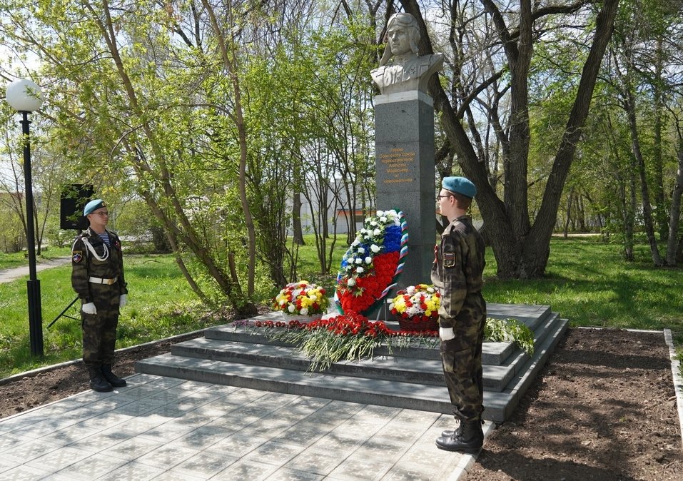 В Комсомольске-на-Амуре почтили память Героя Советского Союза, первостроителя города Алексея Маресьева Пресс-служба администрации Комсомольска-на-Амуре