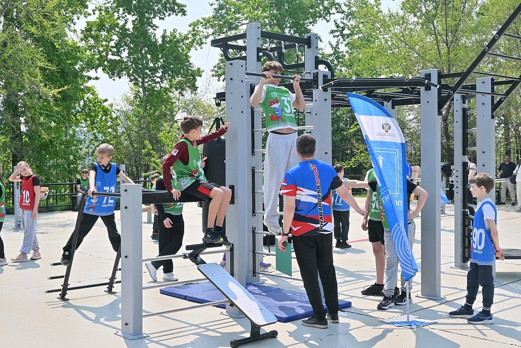 В хабаровском парке &quotДинамо&quot появилась современная зона для уличных тренировок Пресс-служба администрации Хабаровска