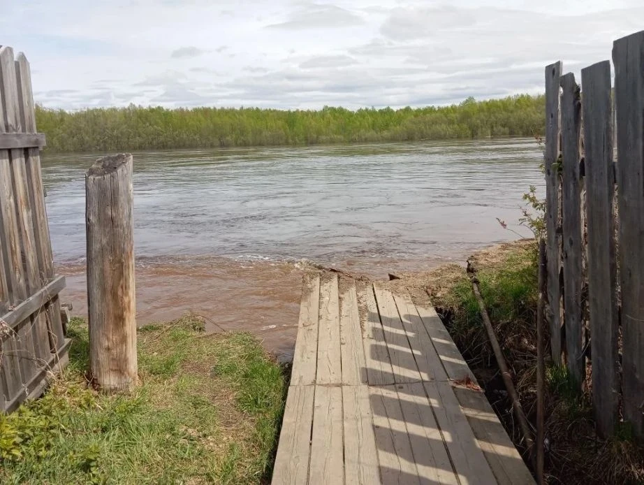Сёла Аяно-Майского района продолжают освобождаться от воды ТГ главы Аяно-Майского района Сергея Альбертовского