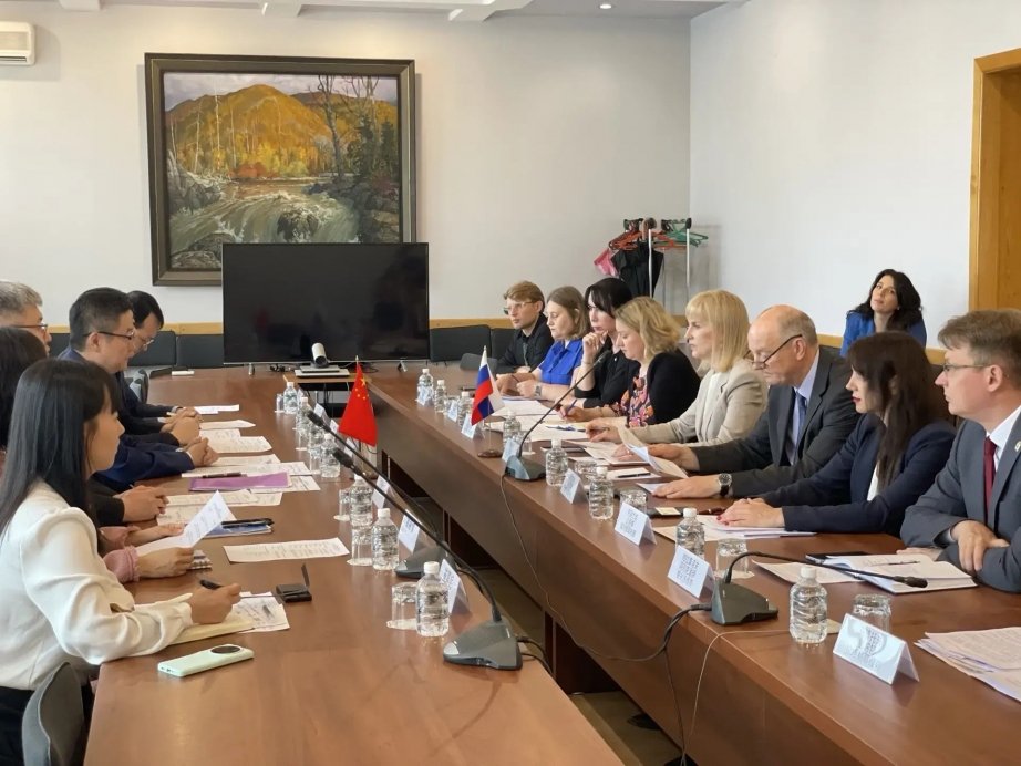 В Хабаровске обсудили подготовку ко второму Российско-Китайскому форуму Пресс-служба министерства экономического развития Хабаровского края