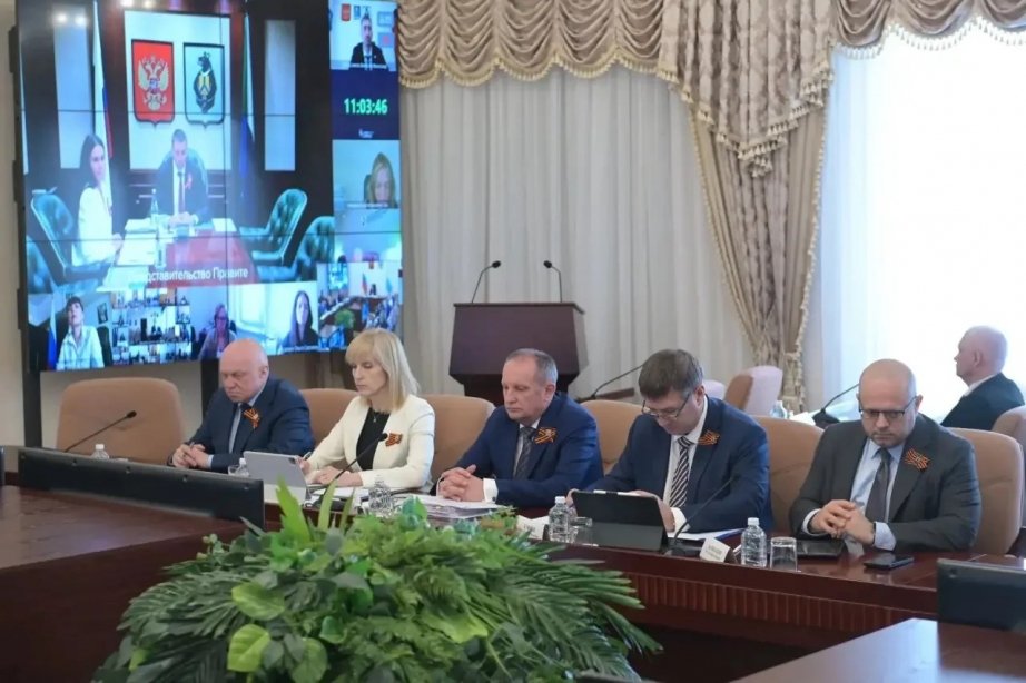 На заседании президиума правительства края Вячеслав Реутов