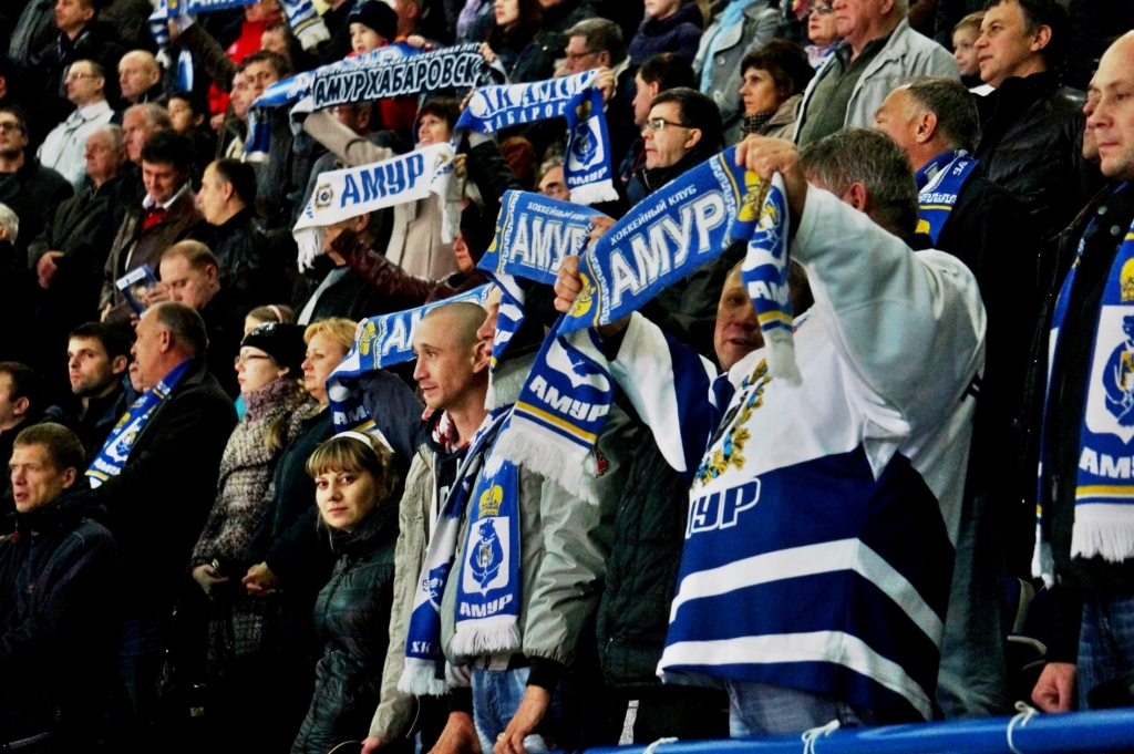 Болельщики хабаровского "Амура", Фото с места события собственное